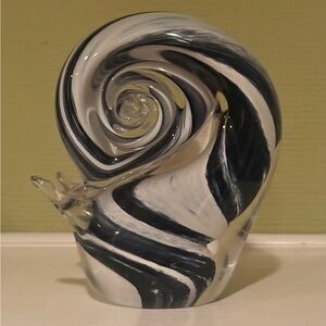 Rare Studiolasi Art Glass Snail Paperweight Black/White Finland 1977